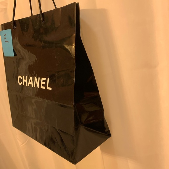 E)  CHANEL large gloss black SHOPPING BAG tote - Picture 4 of 7